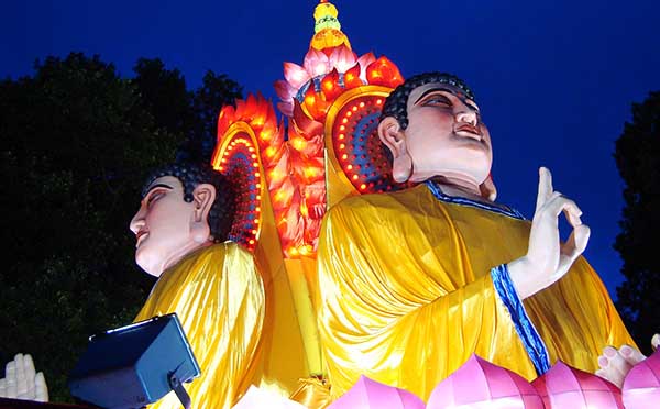 喜迎国庆 公司签约2018春节台湾佛教灯会制作